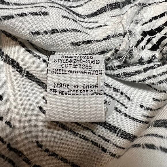 Velvet Heart Black and White Button Down Shirt - Picture 8 of 11